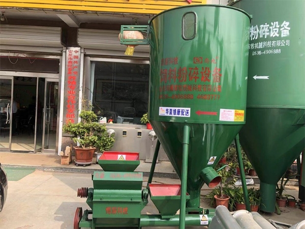 自吸式豬用粉碎機